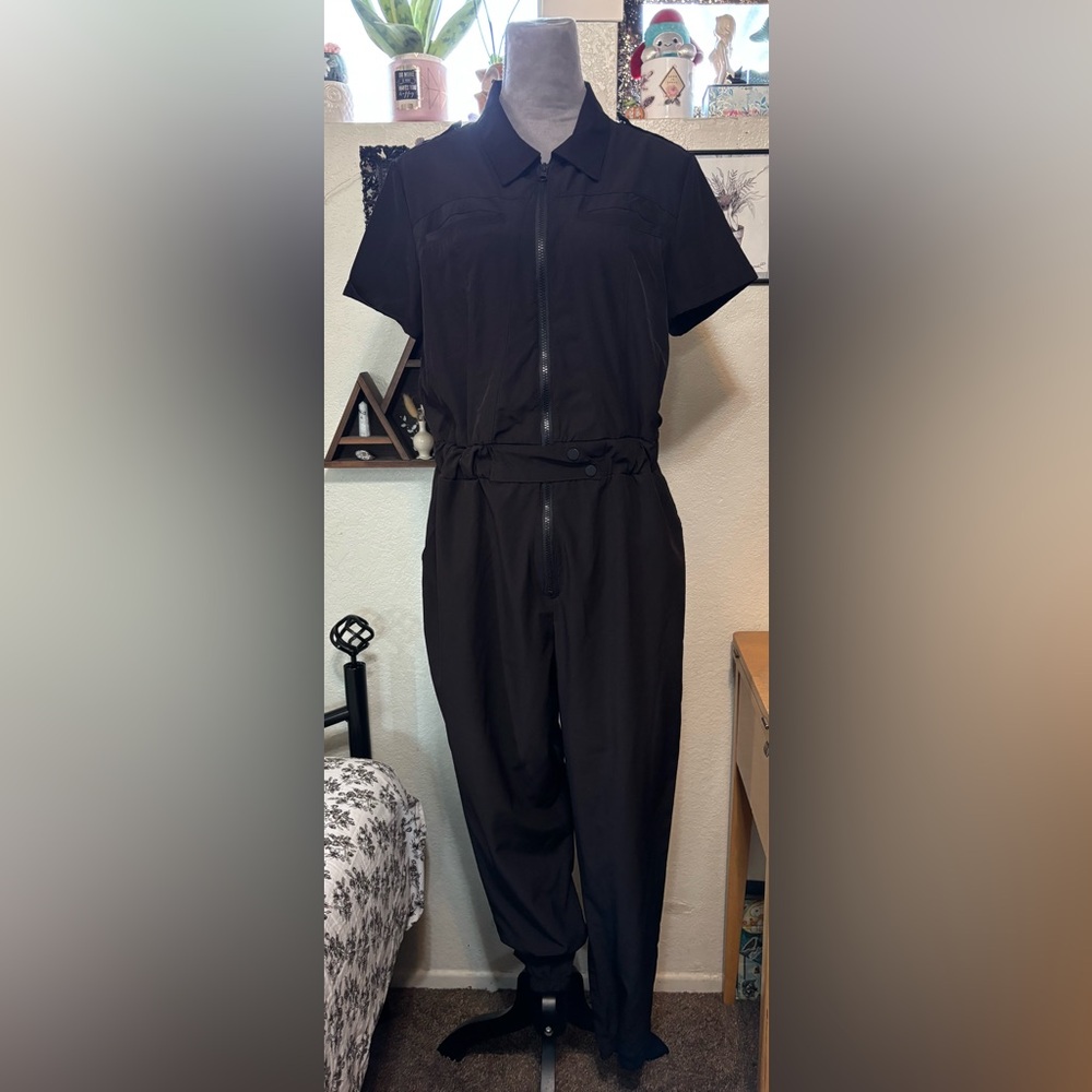 GT Performance Black short sleeve jumpsuit